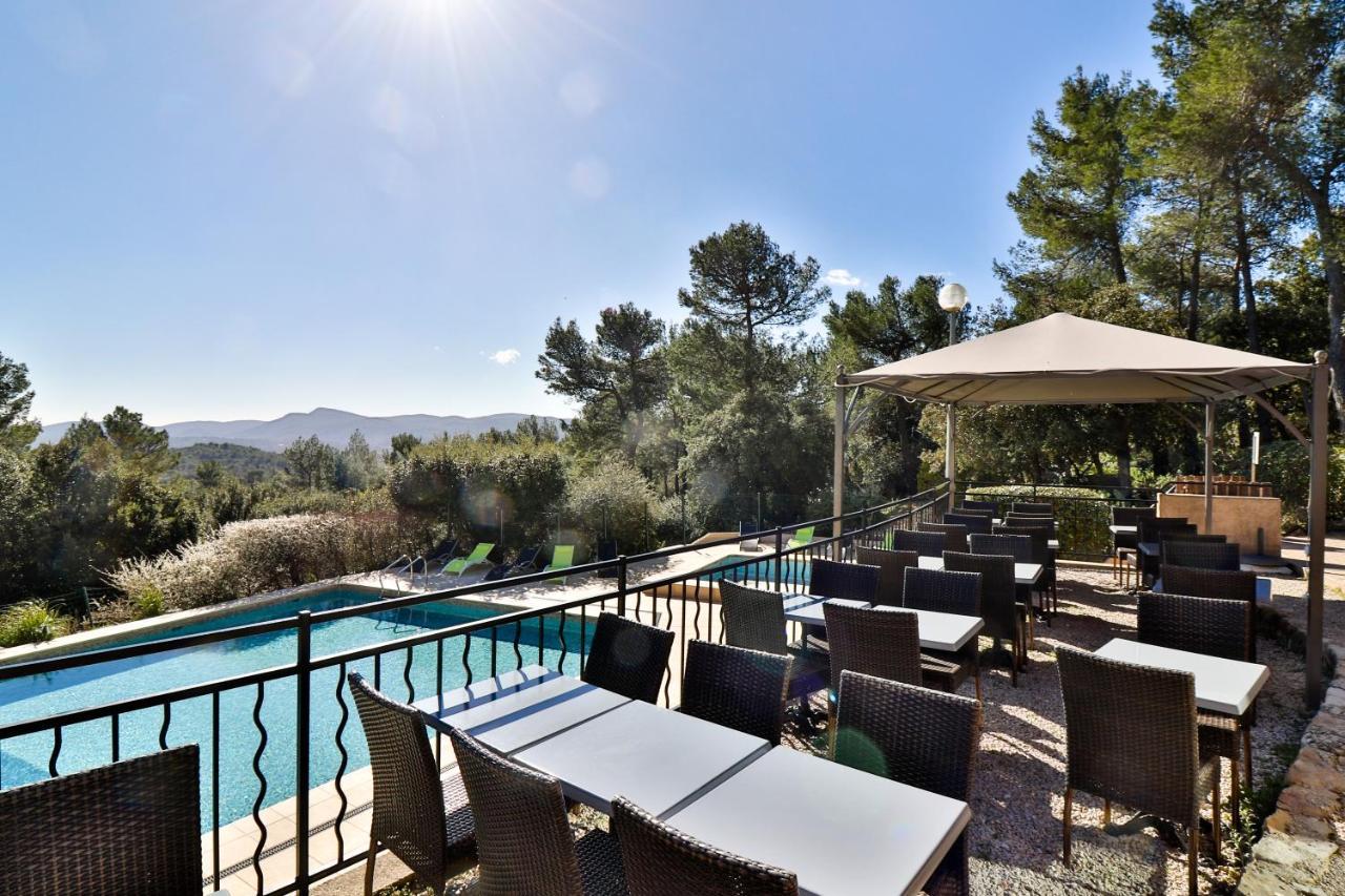 Les Arbousiers Village Hotel Provencal La Roquebrussanne Екстериор снимка