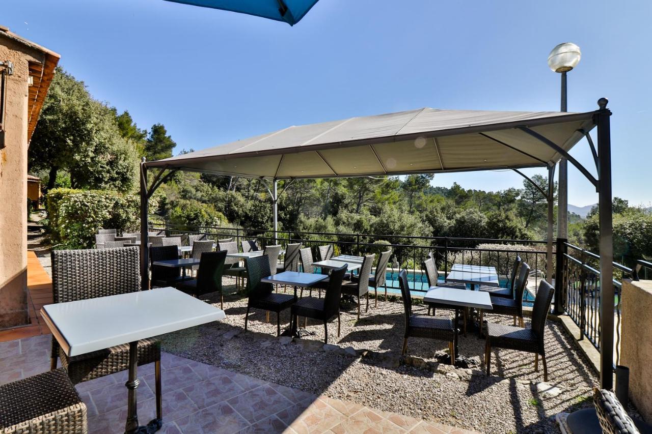 Les Arbousiers Village Hotel Provencal La Roquebrussanne Екстериор снимка