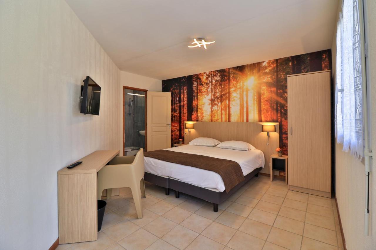 Les Arbousiers Village Hotel Provencal La Roquebrussanne Екстериор снимка