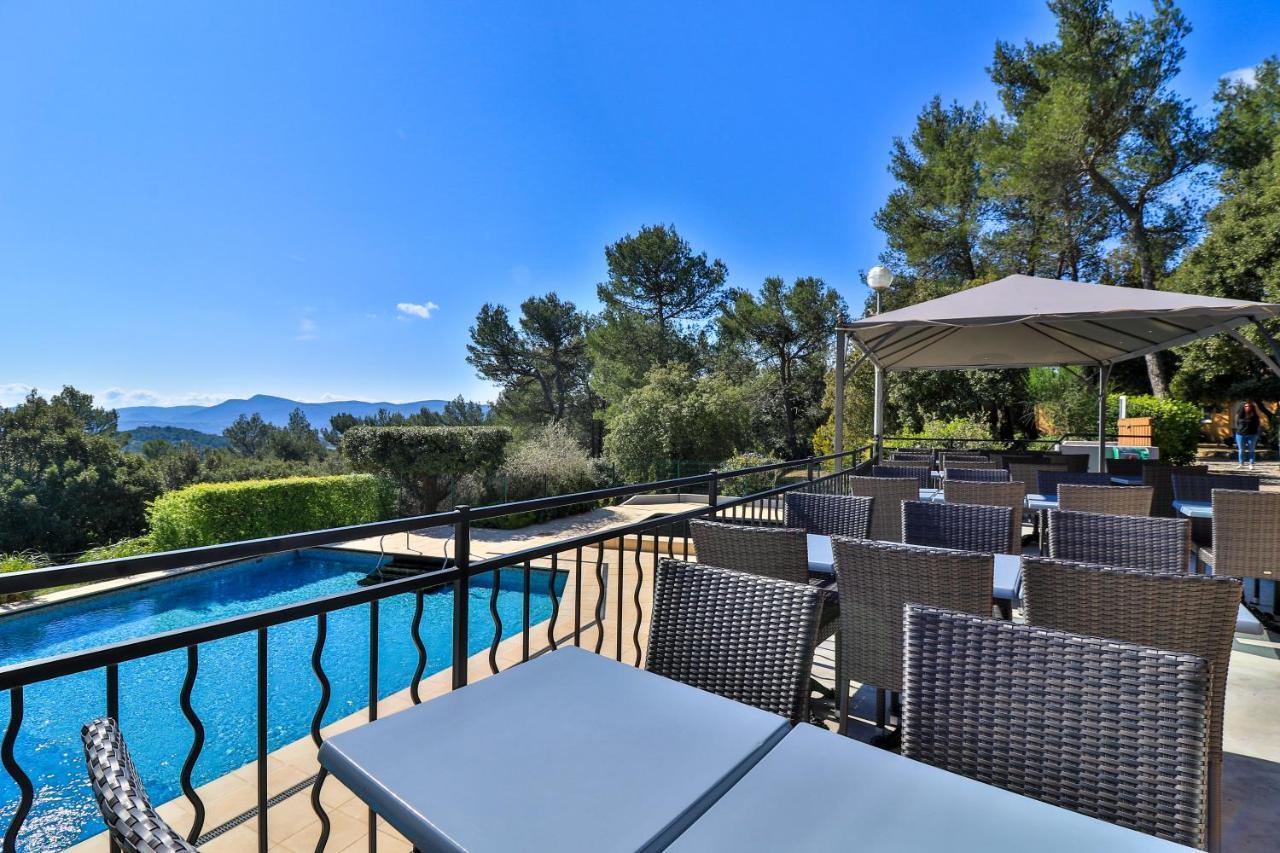 Les Arbousiers Village Hotel Provencal La Roquebrussanne Екстериор снимка