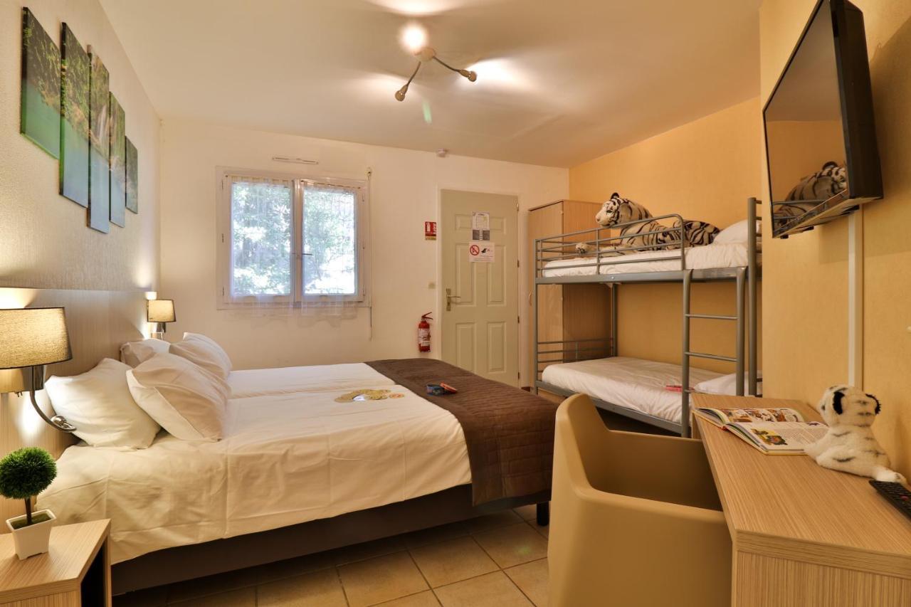 Les Arbousiers Village Hotel Provencal La Roquebrussanne Екстериор снимка